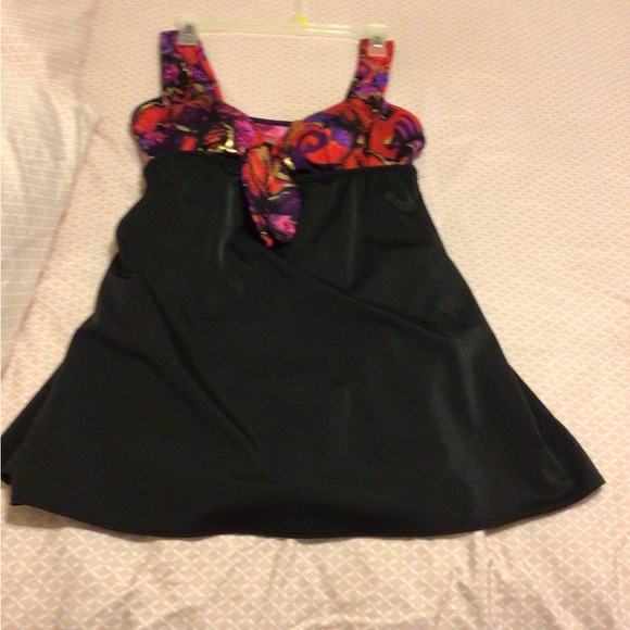 Croft & Barrow Black and Multicolor One Piece Swimsuit - Picture 1 of 2